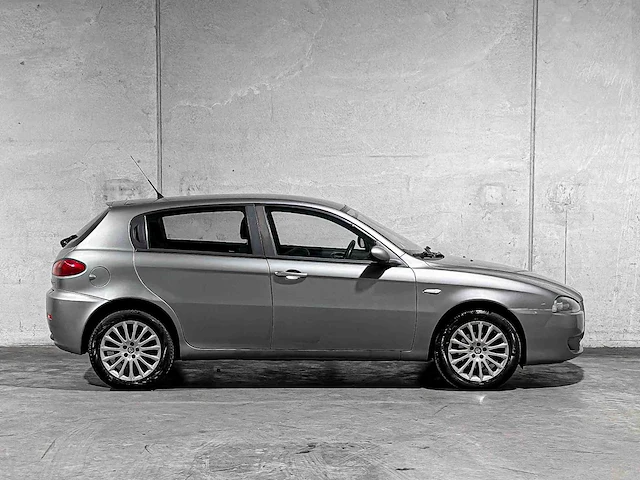 Alfa romeo 147 1.6 t.spark business 105pk 2007, 73-xd-zv - afbeelding 35 van  35