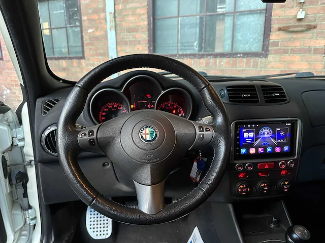 Alfa romeo 147 gta 3.2 v6 250pk 2005 -youngtimer- - afbeelding 11 van  39