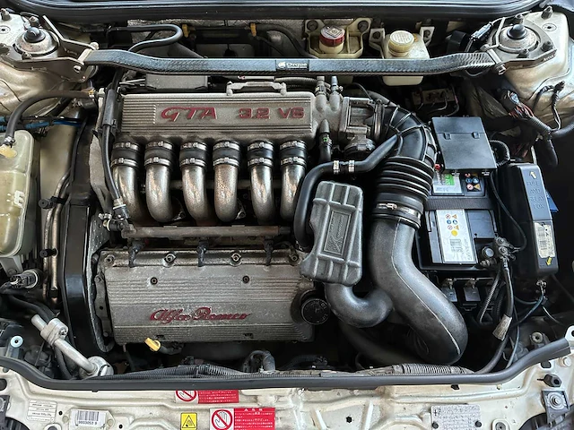 Alfa romeo 147 gta 3.2 v6 250pk 2005 -youngtimer- - afbeelding 31 van  39