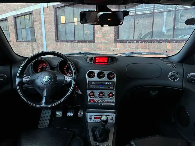Alfa romeo 156 gta 3.2 v6 250pk 2003 -youngtimer- - afbeelding 25 van  62