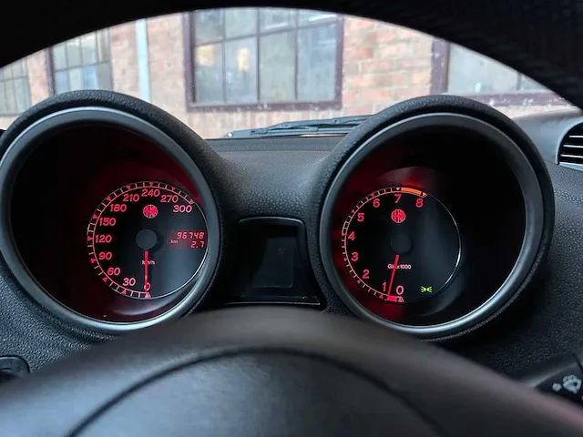 Alfa romeo 156 gta 3.2 v6 250pk 2003 -youngtimer- - afbeelding 32 van  62