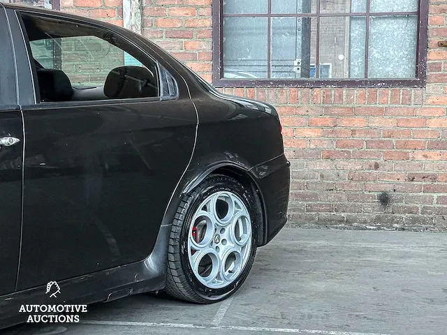 Alfa romeo 156 gta 3.2 v6 250pk 2003 -youngtimer- - afbeelding 5 van  62