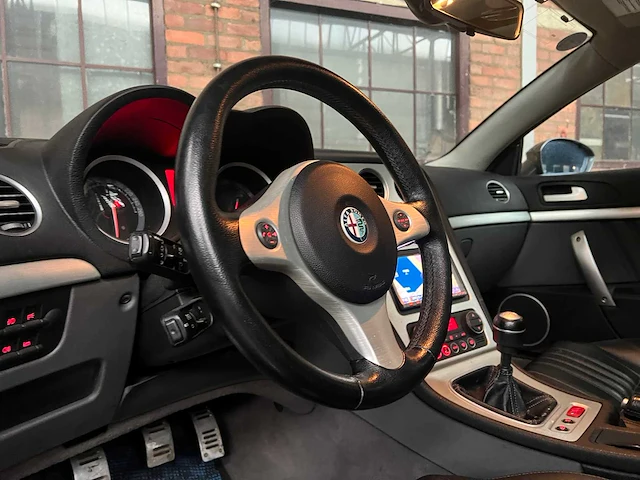 Alfa romeo brera 3.2 jts v6 q4 sky window 2007 youngtimer - afbeelding 10 van  38