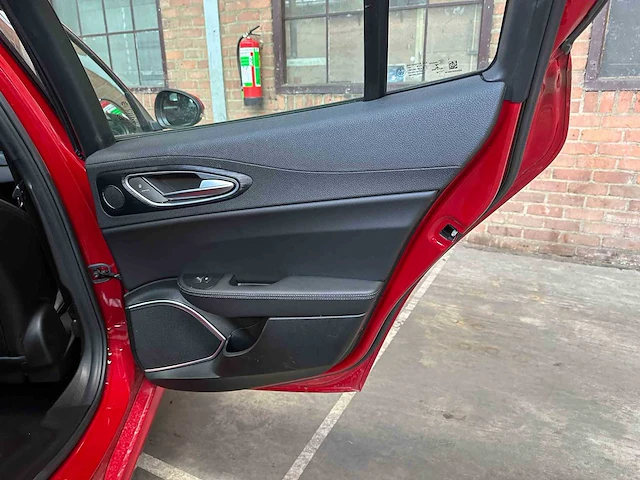 Alfa romeo giulia 2.0 280pk 2023 - afbeelding 30 van  49