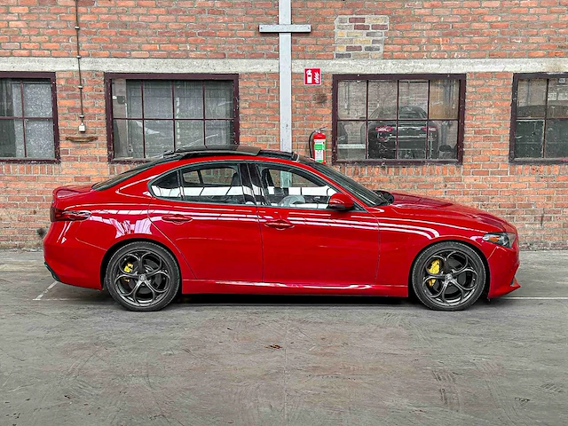 Alfa romeo giulia 2.0 280pk 2023 - afbeelding 2 van  49