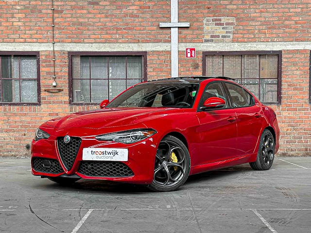 Alfa romeo giulia 2.0 280pk 2023 - afbeelding 1 van  49