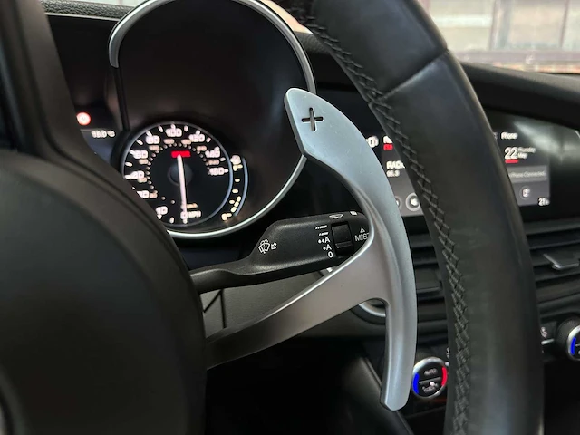 Alfa romeo giulia 2.0 280pk 2023 - afbeelding 19 van  49