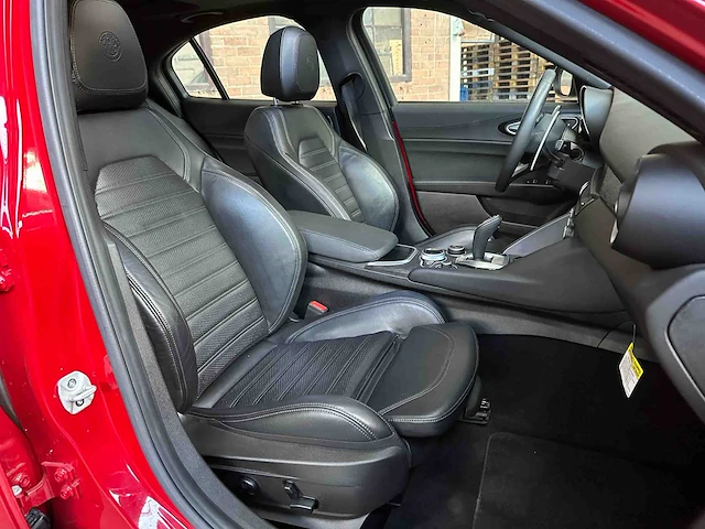 Alfa romeo giulia 2.0 280pk 2023 - afbeelding 37 van  49