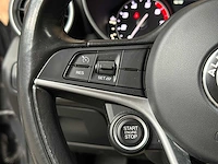 Alfa romeo giulia 2.0 t awd veloce 280pk 2019, jdk-05-s - afbeelding 25 van  66
