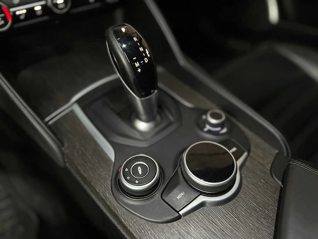 Alfa romeo giulia 2.0 t awd veloce repetti b4 + gepantserd 280pk 2019, jdk-05-s - afbeelding 27 van  66