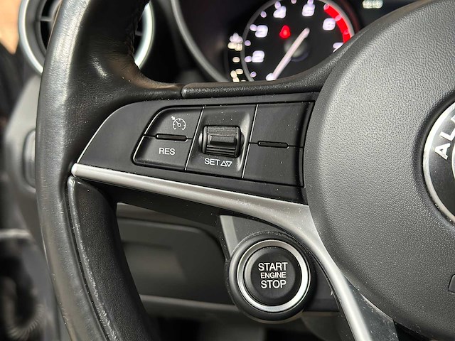 Alfa romeo giulia 2.0 t awd veloce repetti b4 + gepantserd 280pk 2019, jdk-05-s - afbeelding 25 van  66