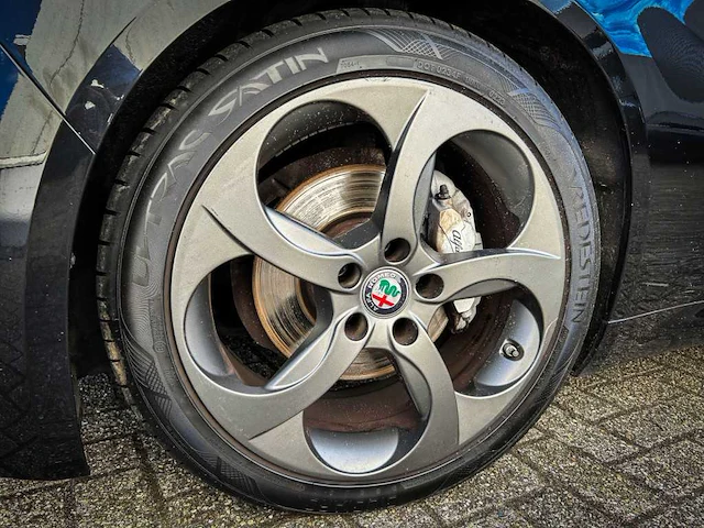Alfa romeo giulia 2.2, nr-232-r - afbeelding 2 van  11