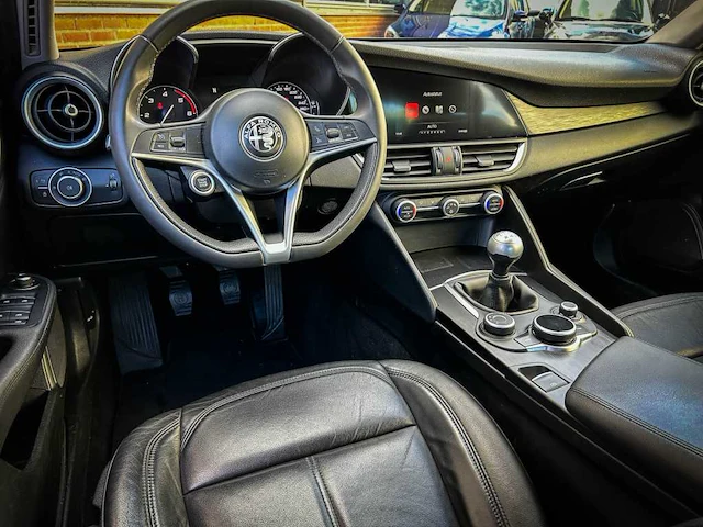 Alfa romeo giulia 2.2, nr-232-r - afbeelding 7 van  11