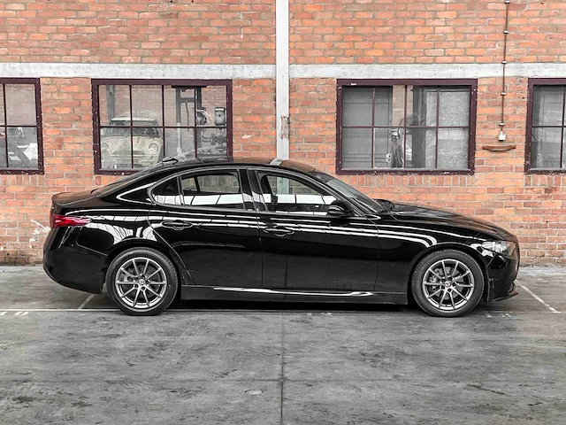 Alfa romeo giulia 2.2 super 150pk 2018 (origineel-nl), rn-969-g - afbeelding 2 van  42