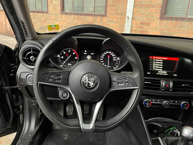 Alfa romeo giulia 2.2 super 150pk 2018 (origineel-nl), rn-969-g - afbeelding 10 van  42