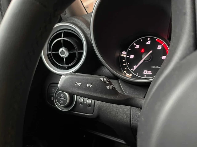 Alfa romeo giulia 2.2 super 150pk 2018 (origineel-nl), rn-969-g - afbeelding 16 van  42