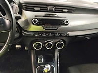 Alfa romeo giulietta - 1.4 t distinctive , ; 57-pgr-2 - afbeelding 2 van  19