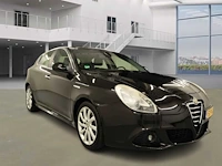 Alfa romeo giulietta - 1.4 t distinctive , ; 57-pgr-2 - afbeelding 12 van  19