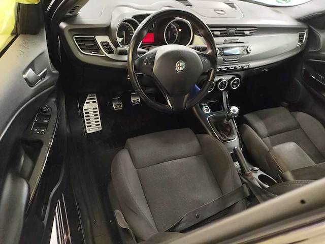 Alfa romeo giulietta - 1.4 t distinctive , ; 57-pgr-2 - afbeelding 15 van  19