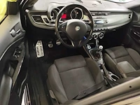 Alfa romeo giulietta - 1.4 t distinctive , ; 57-pgr-2 - afbeelding 15 van  19