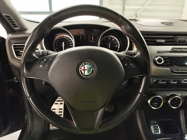 Alfa romeo giulietta - 1.4 t distinctive , ; 57-pgr-2 - afbeelding 17 van  19