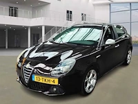 Alfa romeo giulietta 1.4 t distinctive; 13-tkh-4 - afbeelding 1 van  12