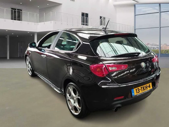 Alfa romeo giulietta 1.4 t distinctive; 13-tkh-4 - afbeelding 7 van  12