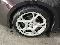 Alfa romeo giulietta 1.4 t distinctive; 13-tkh-4 - afbeelding 8 van  12