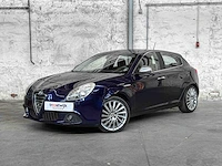Alfa romeo giulietta 1.4 t distinctive 170pk 2011, 12-rrr-7 - afbeelding 1 van  40