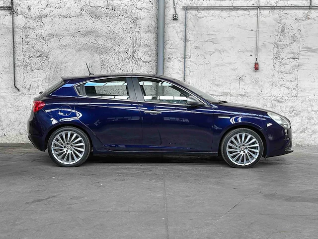 Alfa romeo giulietta 1.4 t distinctive 170pk 2011, 12-rrr-7 - afbeelding 40 van  40