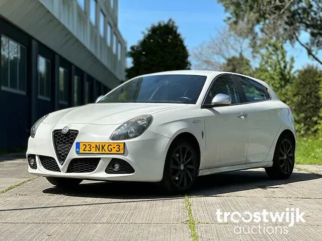 Alfa romeo giulietta 1.4 t distinctive, 23-nkg-3 - afbeelding 1 van  16