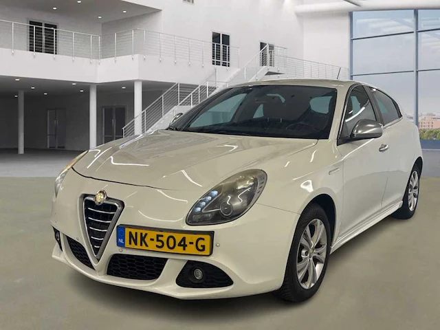 Alfa romeo giulietta 1.4 t distinctive, nk-504-g - afbeelding 1 van  16