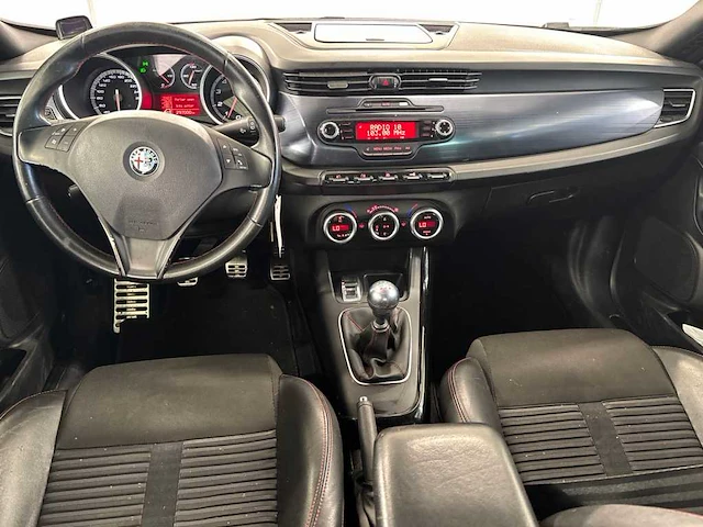 Alfa romeo giulietta 1.4 t distinctive, nk-504-g - afbeelding 14 van  16