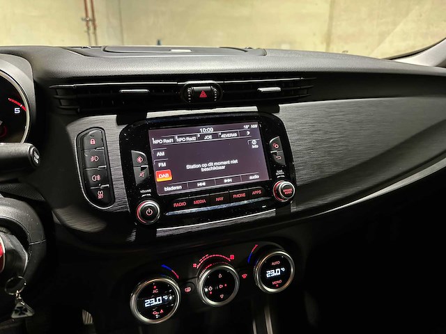 Alfa romeo giulietta 1.6 jtdm 120pk 2015 - afbeelding 33 van  55