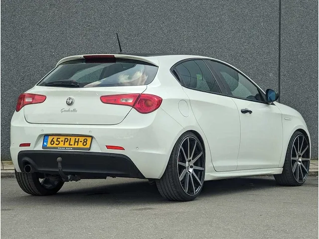 Alfa romeo giulietta 1.6 jtdm distinctive | 65-plh-8 - afbeelding 12 van  31