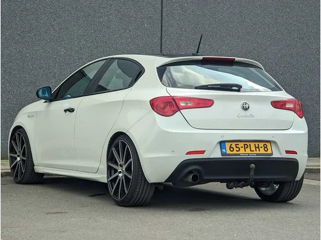 Alfa romeo giulietta 1.6 jtdm distinctive | 65-plh-8 - afbeelding 23 van  31