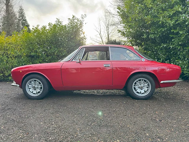 Alfa romeo gt 1300 junior unificato car 1976 | 72-gk-76 i - afbeelding 1 van  80