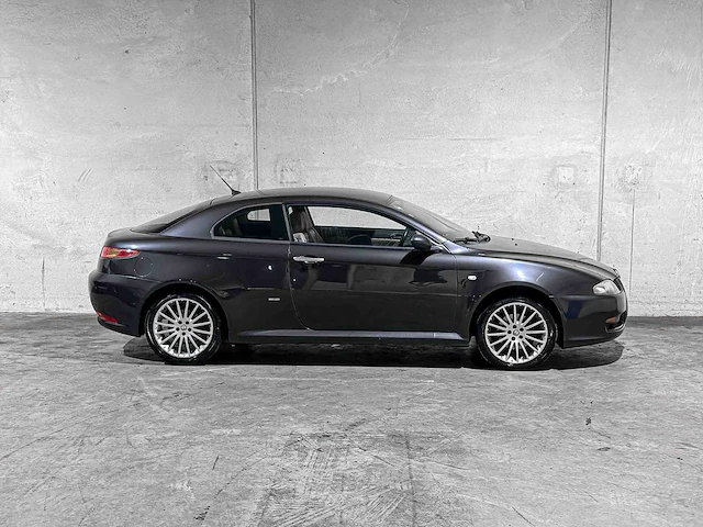 Alfa romeo gt 2.0 jts collezione 166pk 2006, 91-th-lt youngtimer - afbeelding 2 van  37