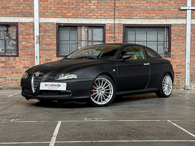 Alfa romeo gt 3.2 v6 240pk 2004 -youngtimer- - afbeelding 1 van  37