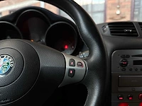 Alfa romeo gt 3.2 v6 240pk 2004 -youngtimer- - afbeelding 14 van  37