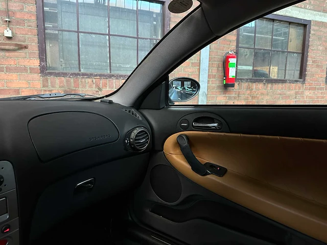 Alfa romeo gt 3.2 v6 240pk 2004 -youngtimer- - afbeelding 19 van  37