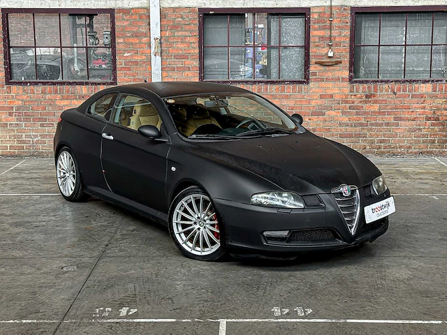 Alfa romeo gt 3.2 v6 240pk 2004 -youngtimer- - afbeelding 35 van  37