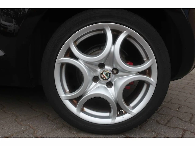 Alfa romeo mito 0.9 twinair distinct, 76-zrf-6 - afbeelding 8 van  17