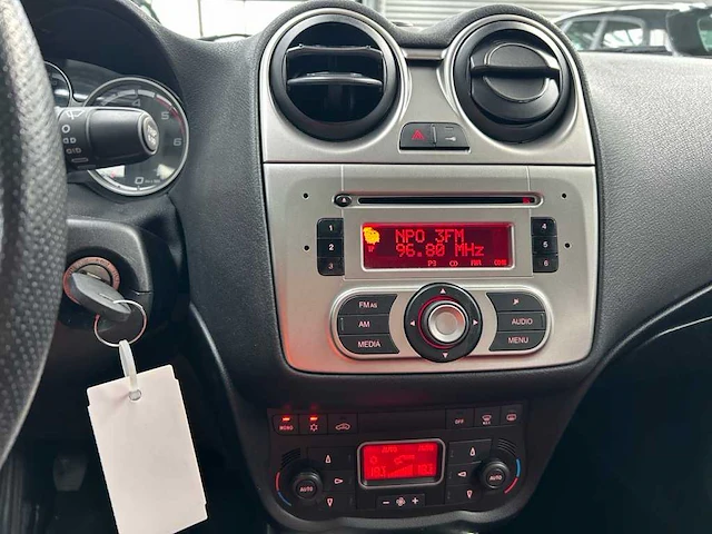 Alfa romeo mito 1.3 jtdm eco essent , 02-pxs-7 - afbeelding 3 van  18