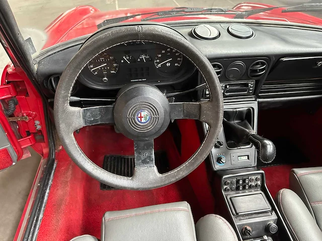 Alfa romeo spider 2.0 115pk 1987 - afbeelding 10 van  32