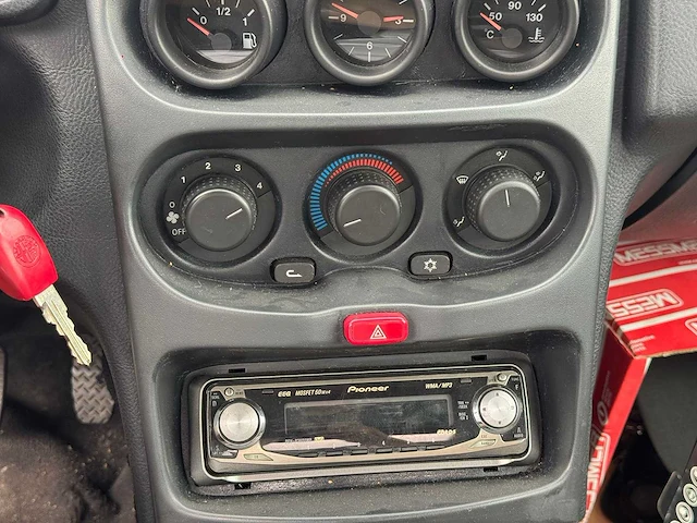 Alfa romeo spider 2.0-16v t.spark 1995 | tz-zb-97 i - afbeelding 13 van  20
