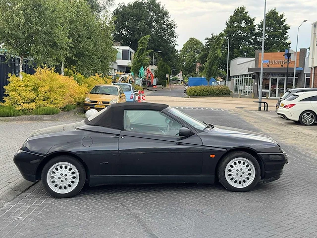 Alfa romeo spider 2.0-16v t.spark 1995 | tz-zb-97 i - afbeelding 17 van  20