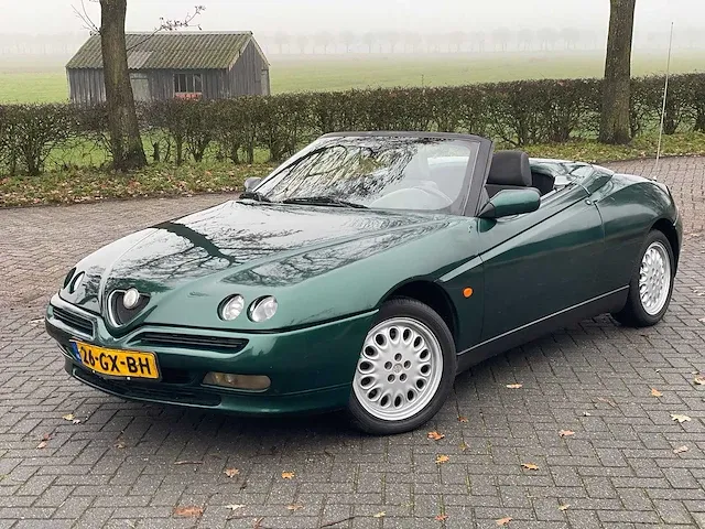 Alfa romeo spider 2.0 16v t.spark, 26-gx-bh - afbeelding 1 van  16