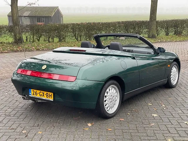 Alfa romeo spider 2.0 16v t.spark, 26-gx-bh - afbeelding 2 van  16
