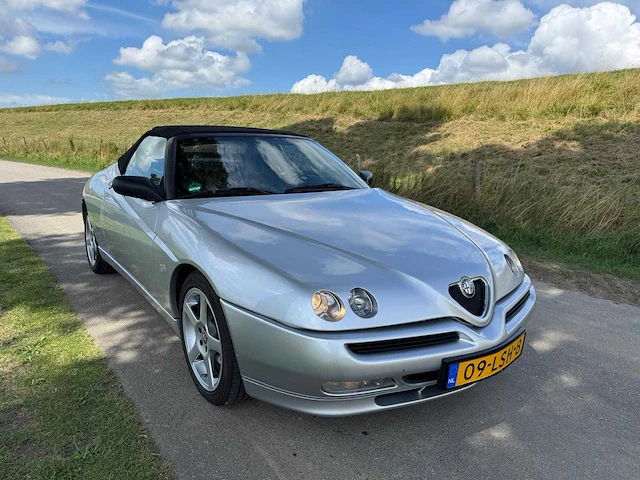 Alfa romeo spider 2.0-16v t.spark lage km stand 09-lsh-8 - afbeelding 4 van  45